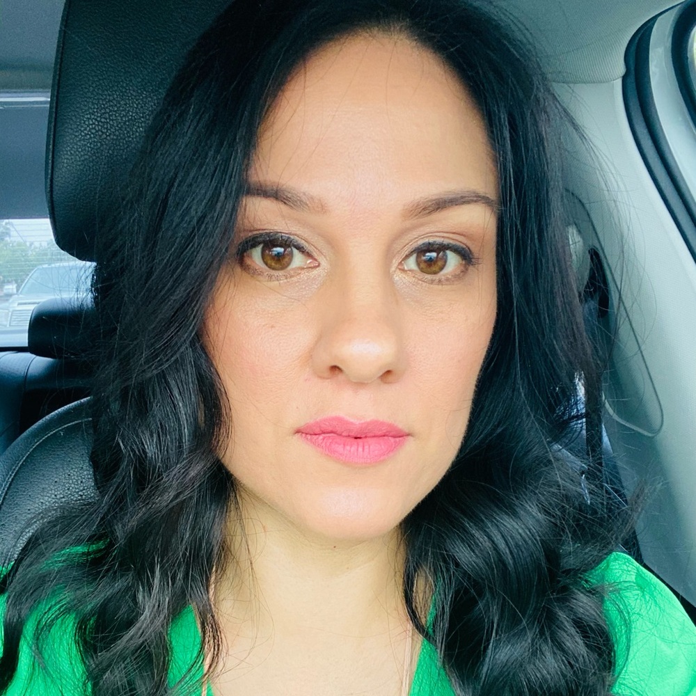 Meet your Posher, Esmeralda